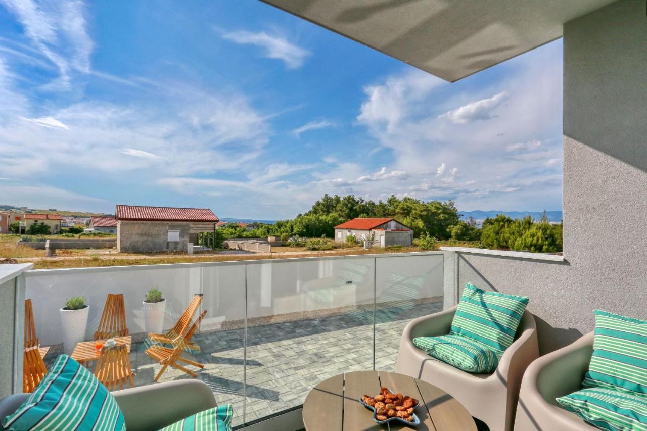 Luxury Apartments Hills Vir Exterior photo